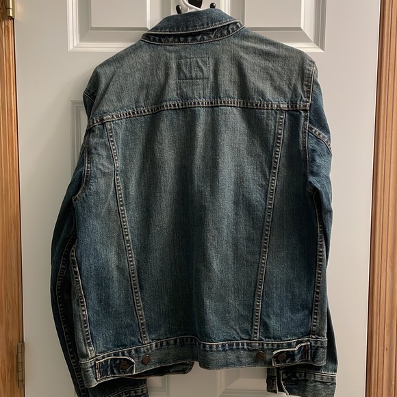Gap size medium jean jacket - Picture 2 of 4
